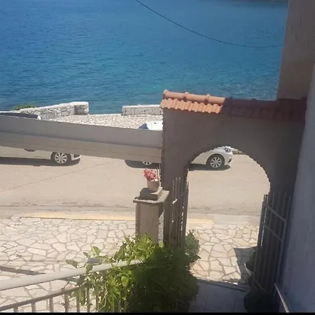 Poseidon Lägenhetshotell Agia Efimia