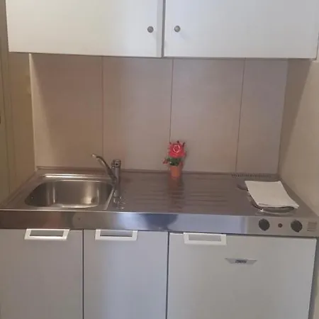 Poseidon מלון דירות 3*